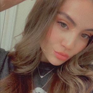 Meet your Posher, Fernanda